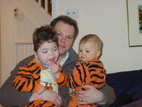 Daddy and his two Tiggers (II)